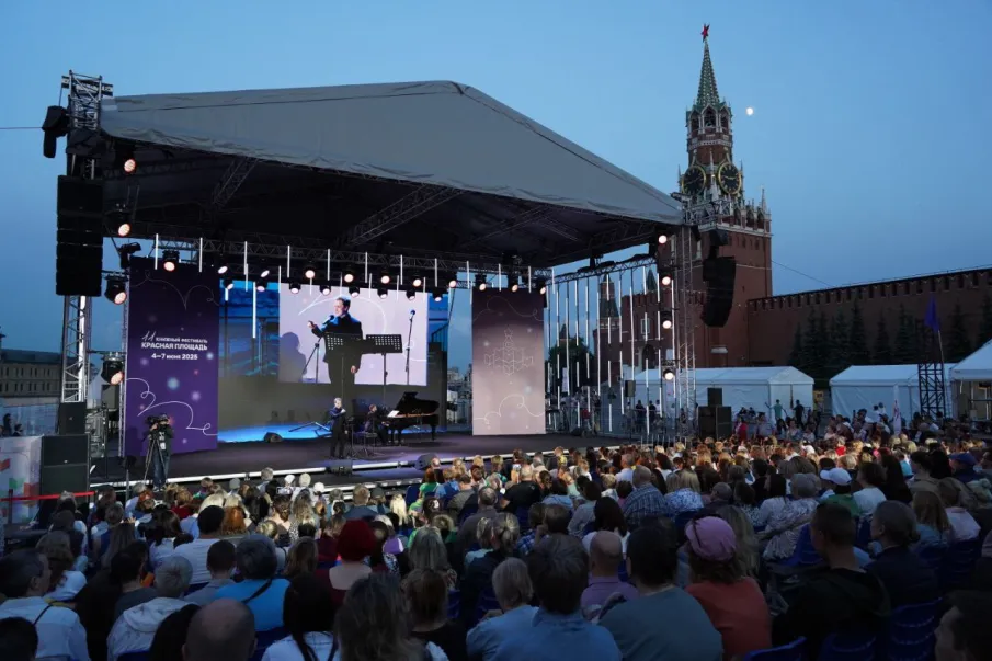 Солисты Нижегородского театра оперы и балета им. А.С. Пушкина выступили на Красной площади в рамках XI Книжного фестиваля